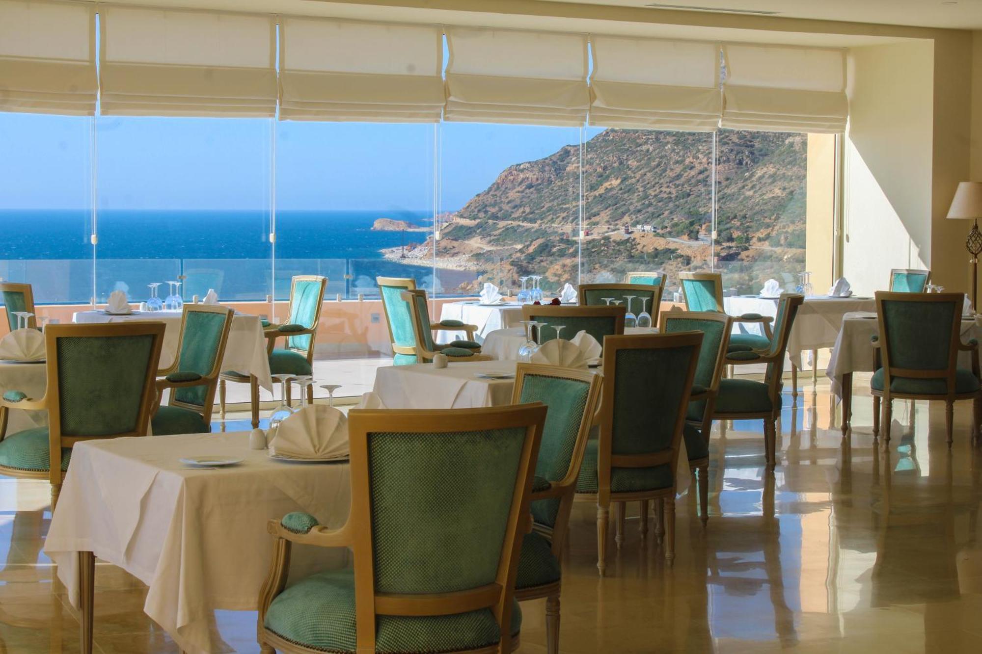 Royal Tulip Korbous Bay Thalasso & Springs (Adults Only) Qorbu Exterior photo Restaurant at the hotel